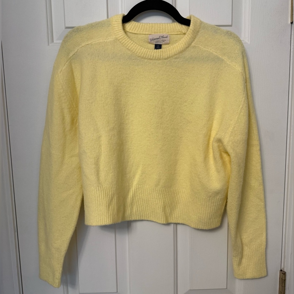 Universal Thread Cropped Yellow Crewneck Sweater – Size XS